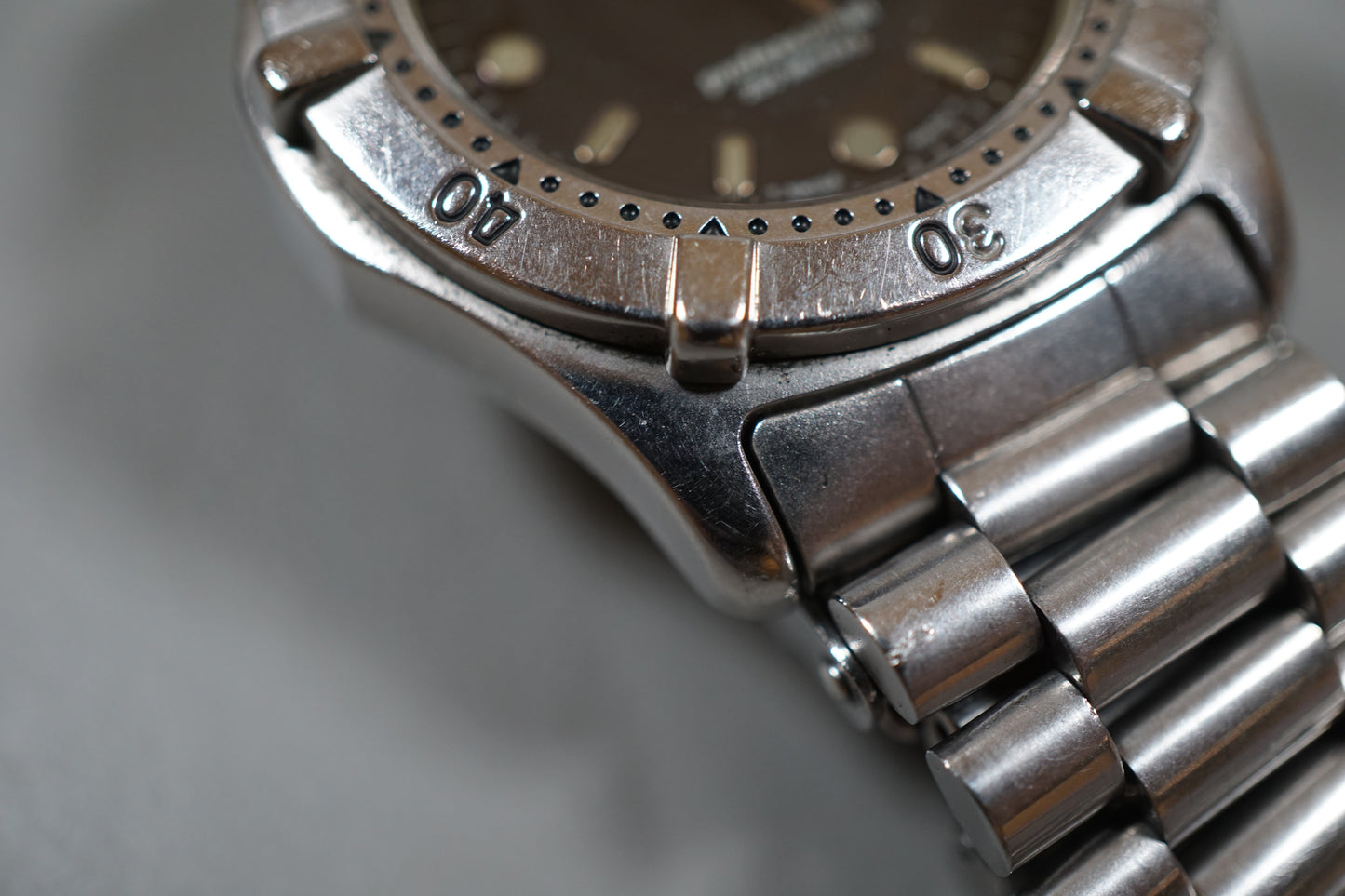 Tag Heuer Professional 2000 WE1210-R Black Dial 200M Quartz Watch