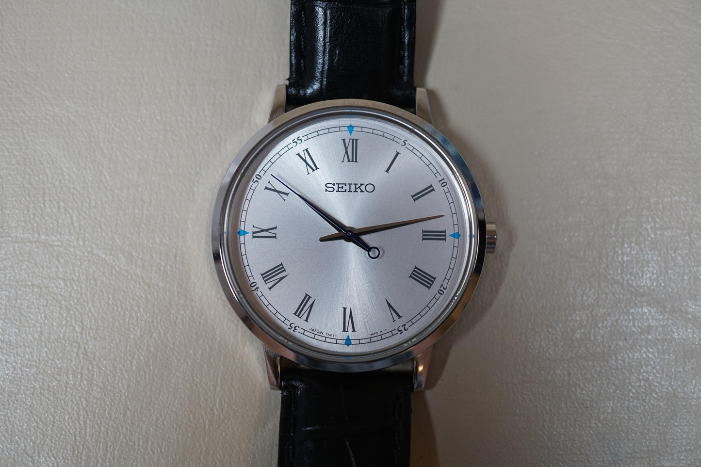 Rare Seiko 7N01-HBN0 38mm Silver Roman Numeral Dial Quartz