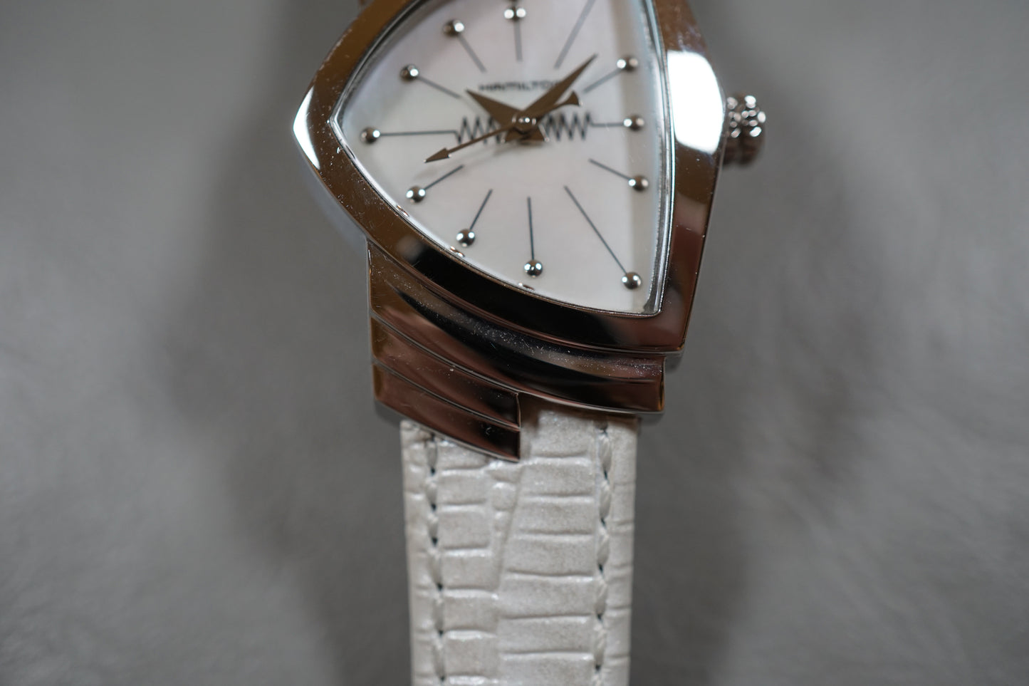 New Hamilton Ventura H24211852 Mother Of Pearl Dial Ladies Quartz Watch