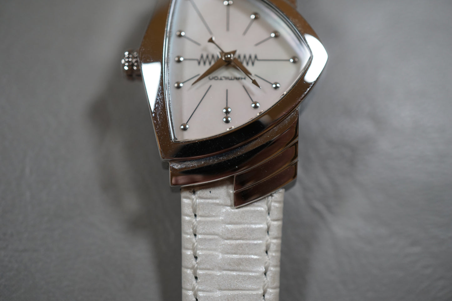 New Hamilton Ventura H24211852 Mother Of Pearl Dial Ladies Quartz Watch