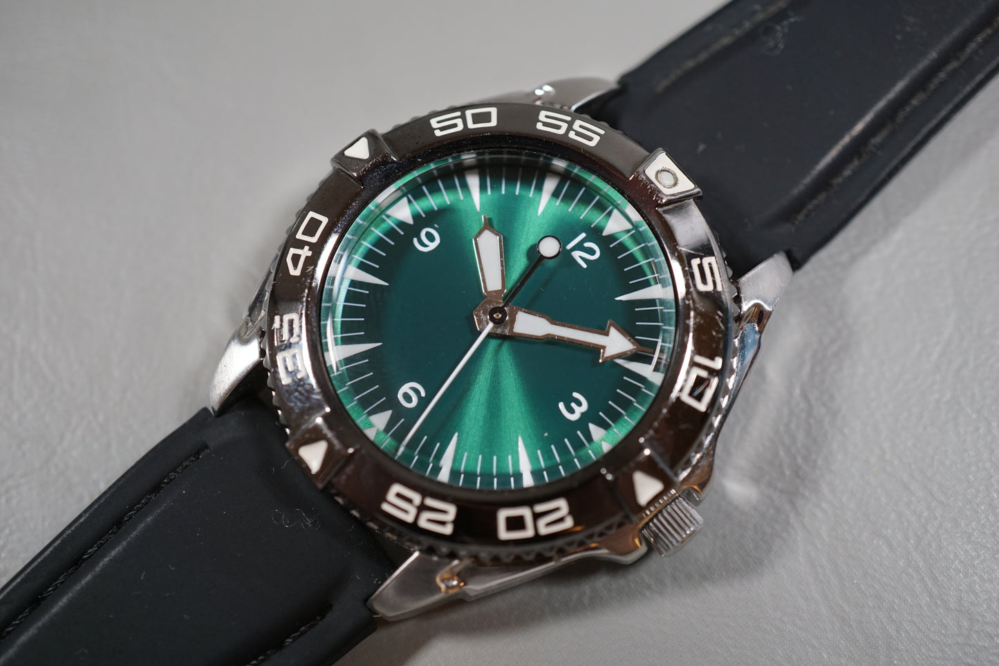 Seiko SNZB 7S26 Custom Green Dial Mod Automatic READ