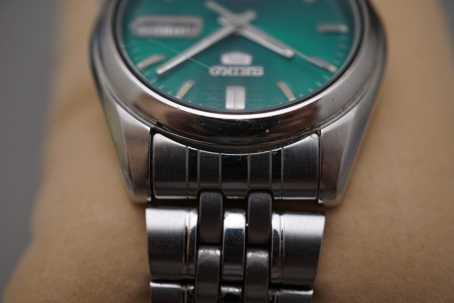 Seiko 5 SNK543K1 7S26 Rare Emerald Green Motif Dial Automatic Watch