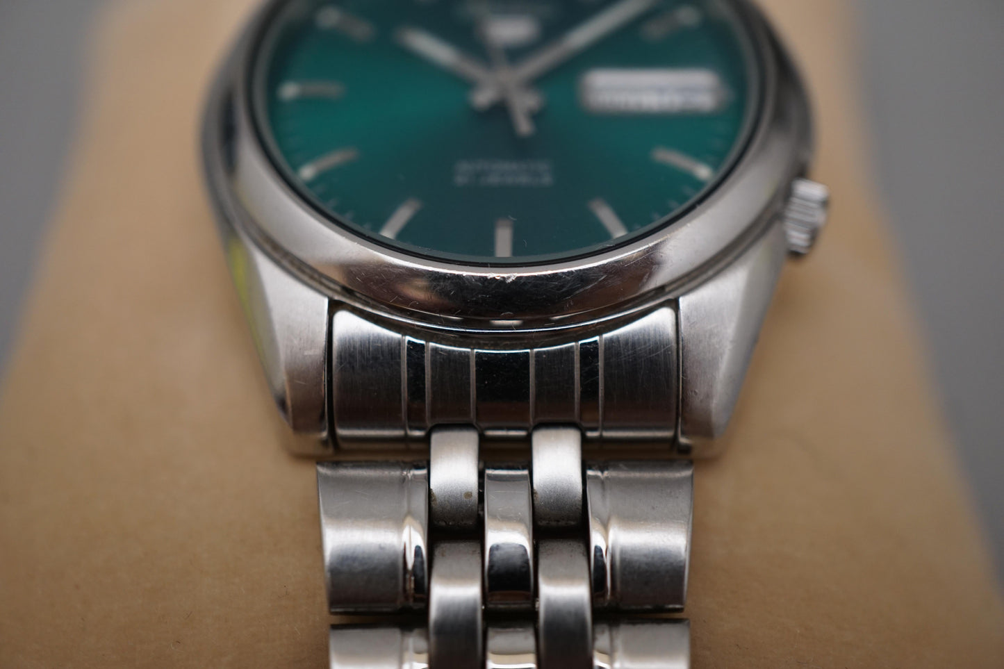 Seiko 5 SNK543K1 7S26 Rare Emerald Green Motif Dial Automatic Watch