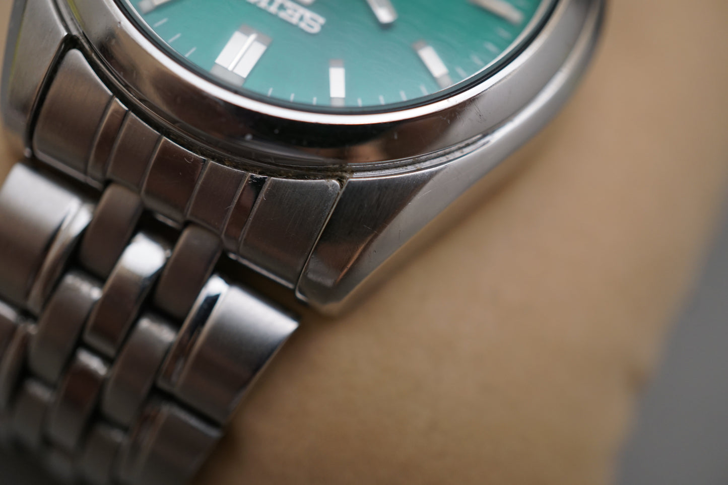 Seiko 5 SNK543K1 7S26 Rare Emerald Green Motif Dial Automatic Watch