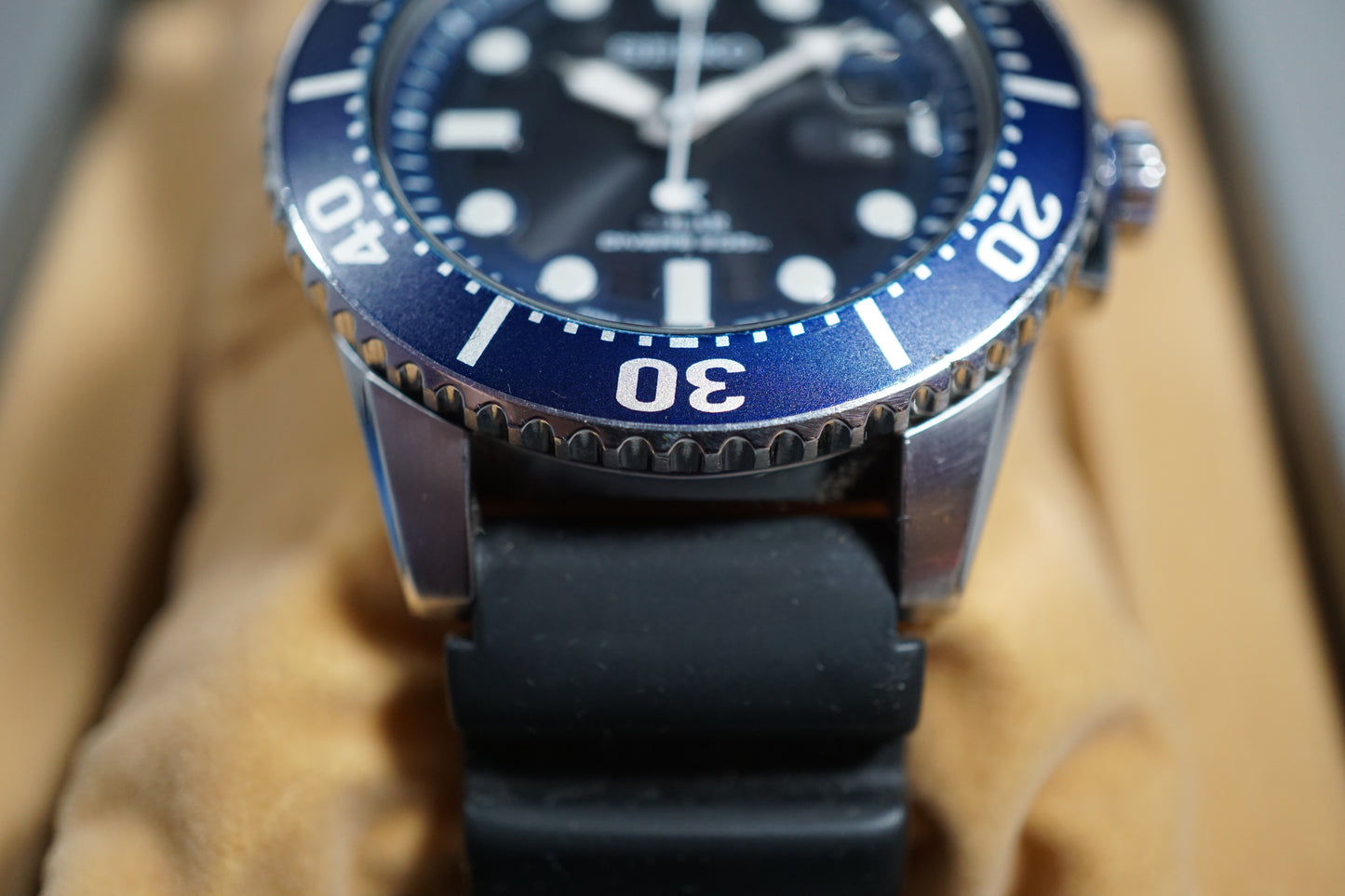 Seiko Prospex SBDJ019 V157 Divers 200M Blue Solar Quartz