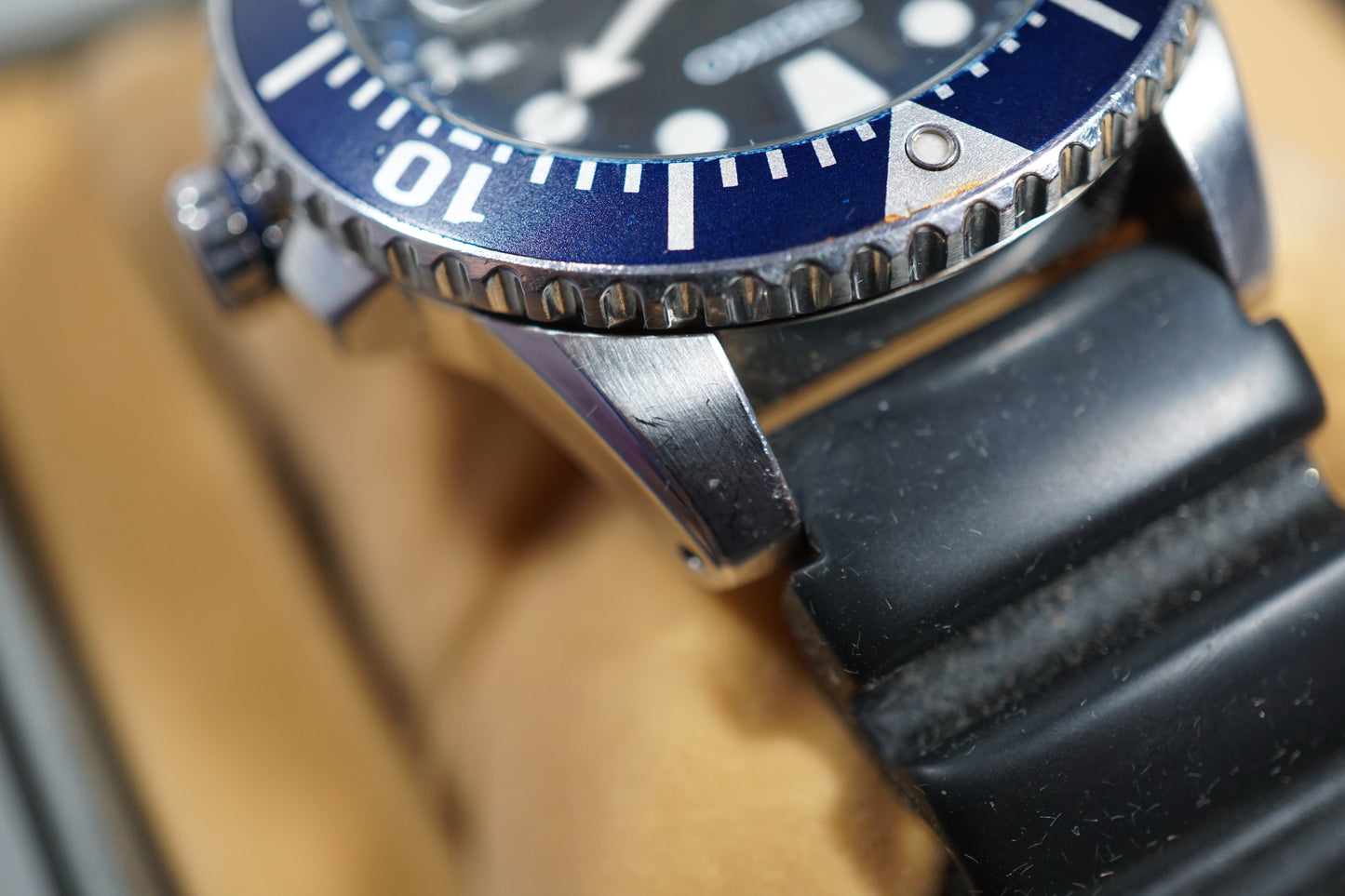 Seiko Prospex SBDJ019 V157 Divers 200M Blue Solar Quartz