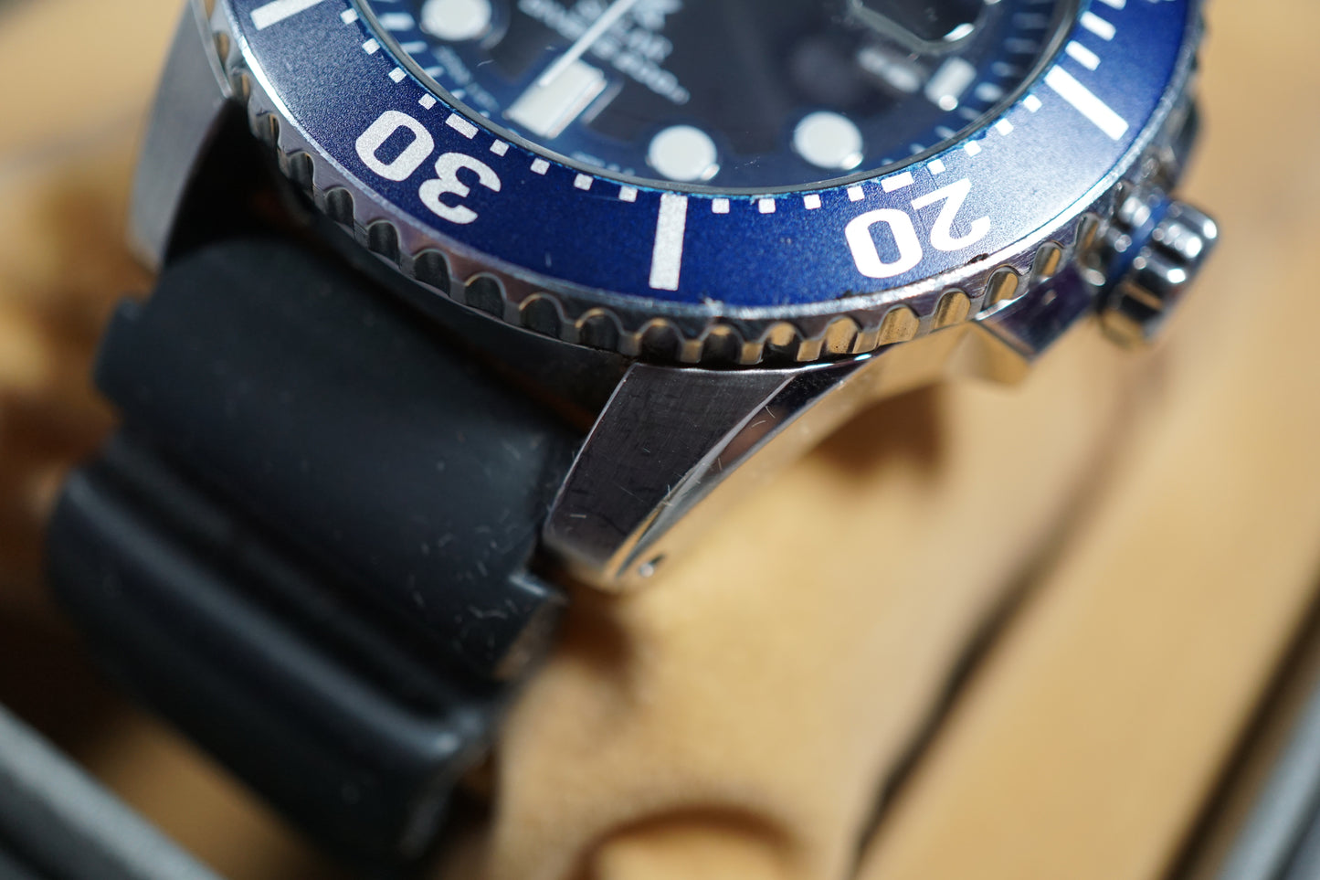 Seiko Prospex SBDJ019 V157 Divers 200M Blue Solar Quartz