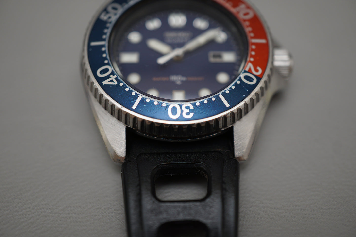 Vintage 1981 Seiko 2625-001B Midsize 33mm Pepsi Diver Quartz Watch