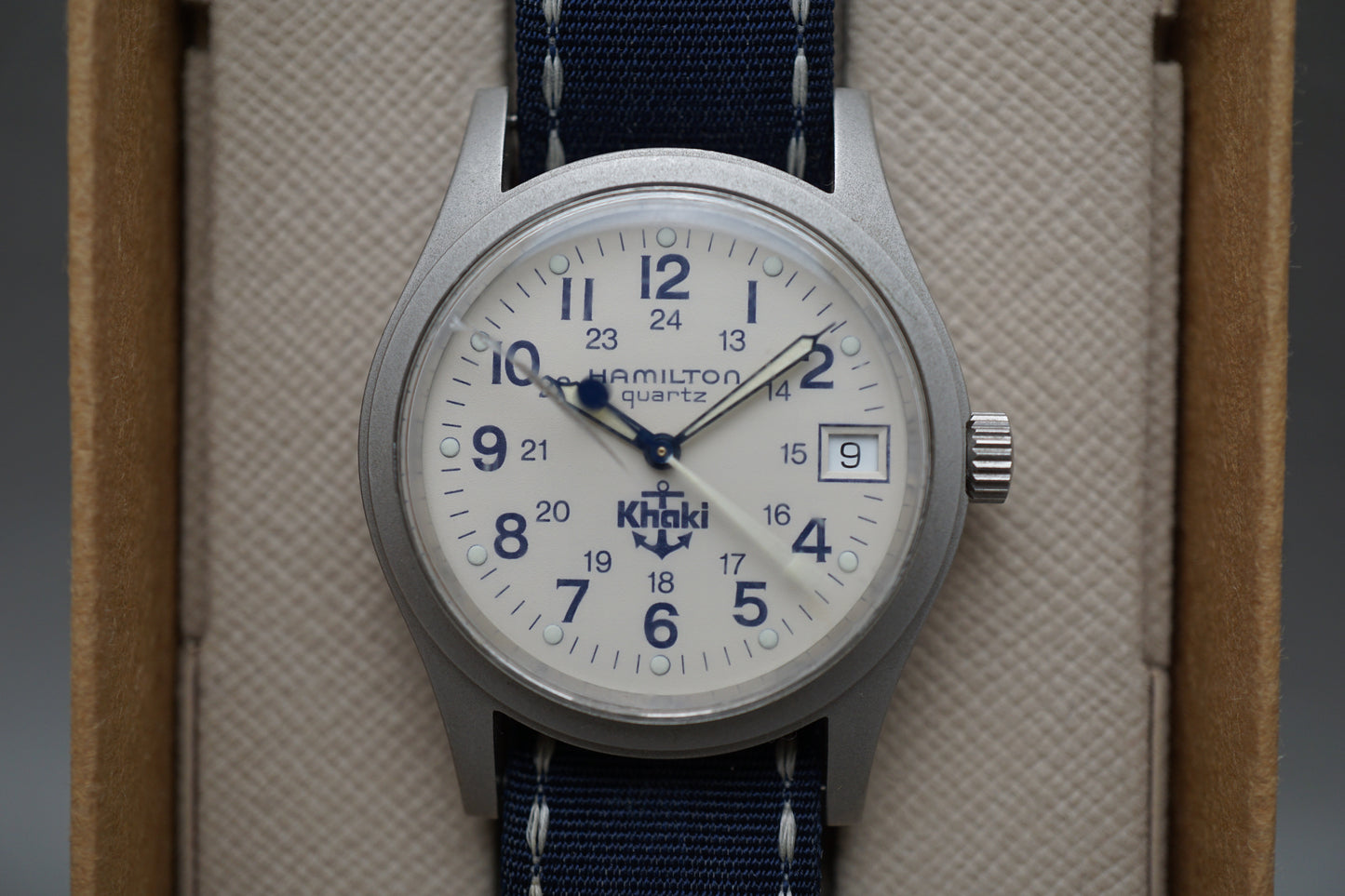 Hamilton Khaki 9797 White Dial Field 33mm Quartz Watch w/ Original Accessories