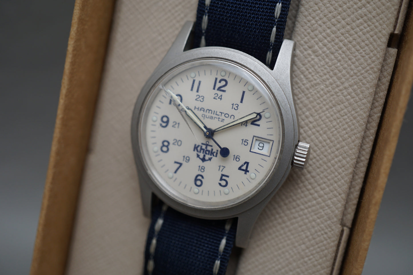 Hamilton Khaki 9797 White Dial Field 33mm Quartz Watch w/ Original Accessories