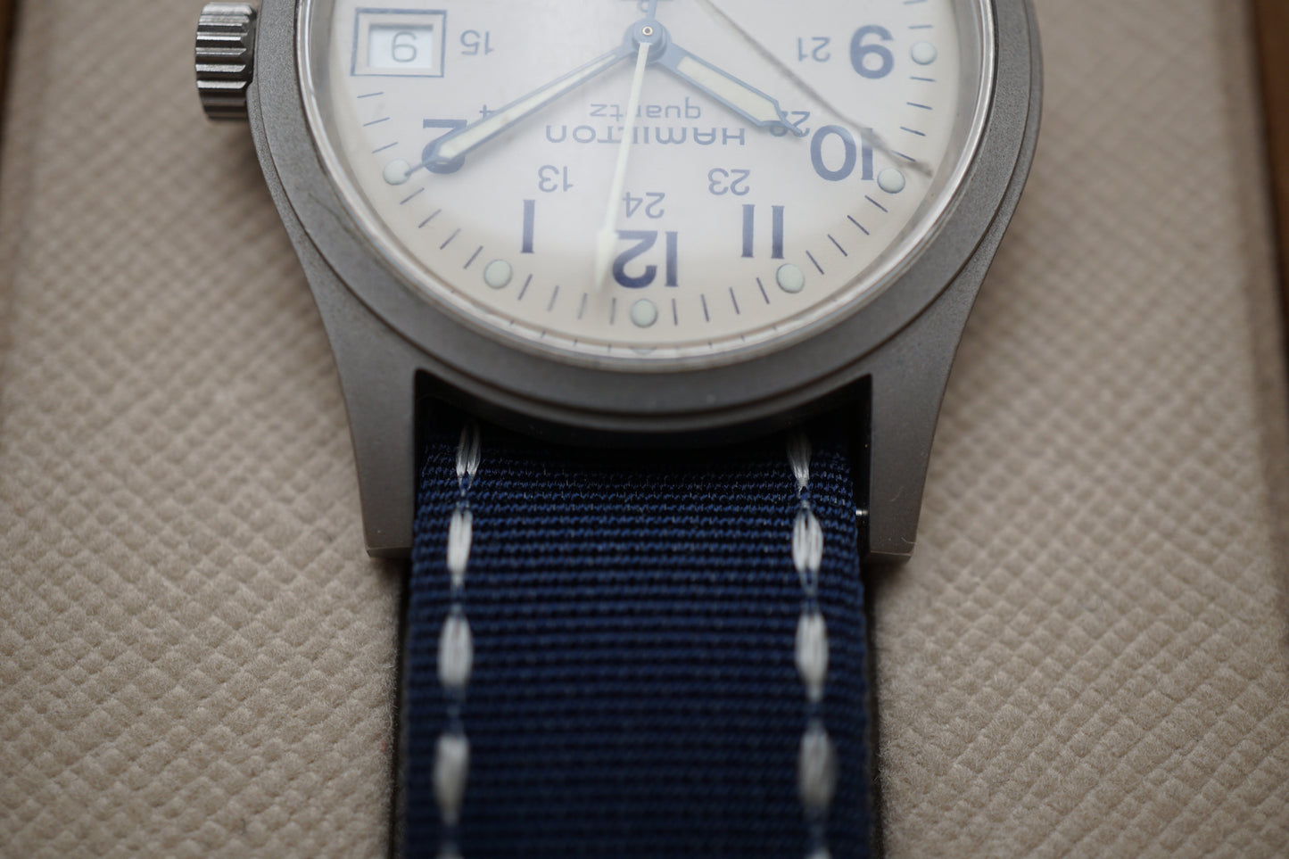 Hamilton Khaki 9797 White Dial Field 33mm Quartz Watch w/ Original Accessories