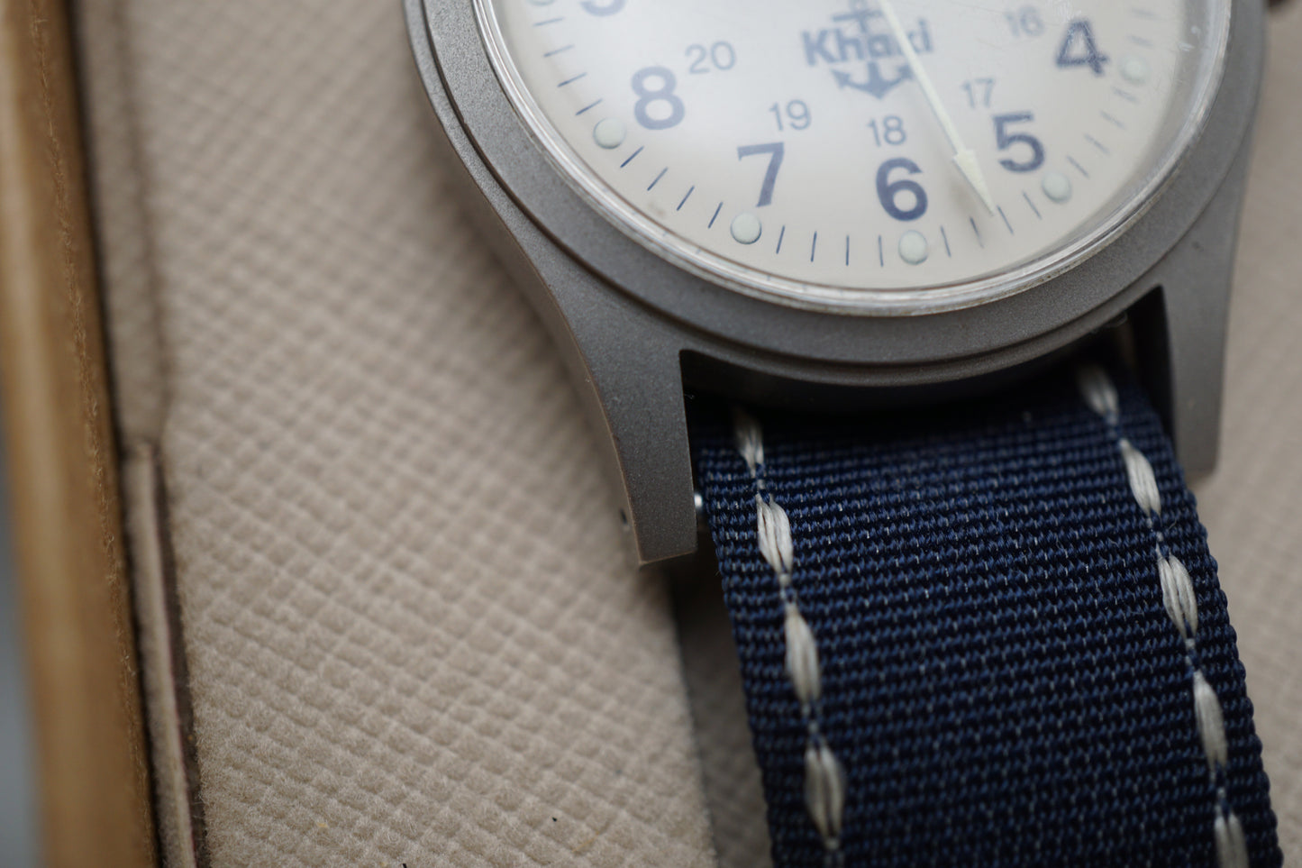 Hamilton Khaki 9797 White Dial Field 33mm Quartz Watch w/ Original Accessories