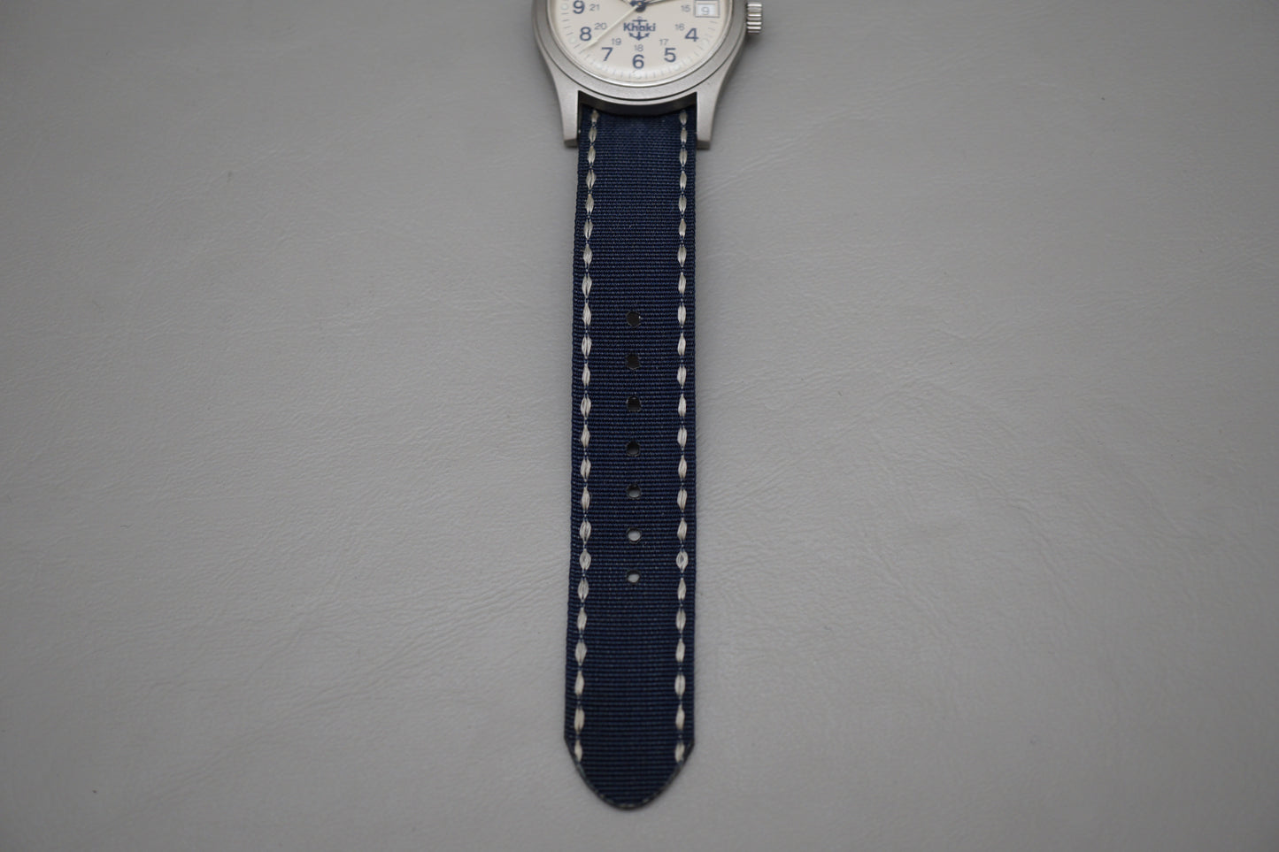 Hamilton Khaki 9797 White Dial Field 33mm Quartz Watch w/ Original Accessories