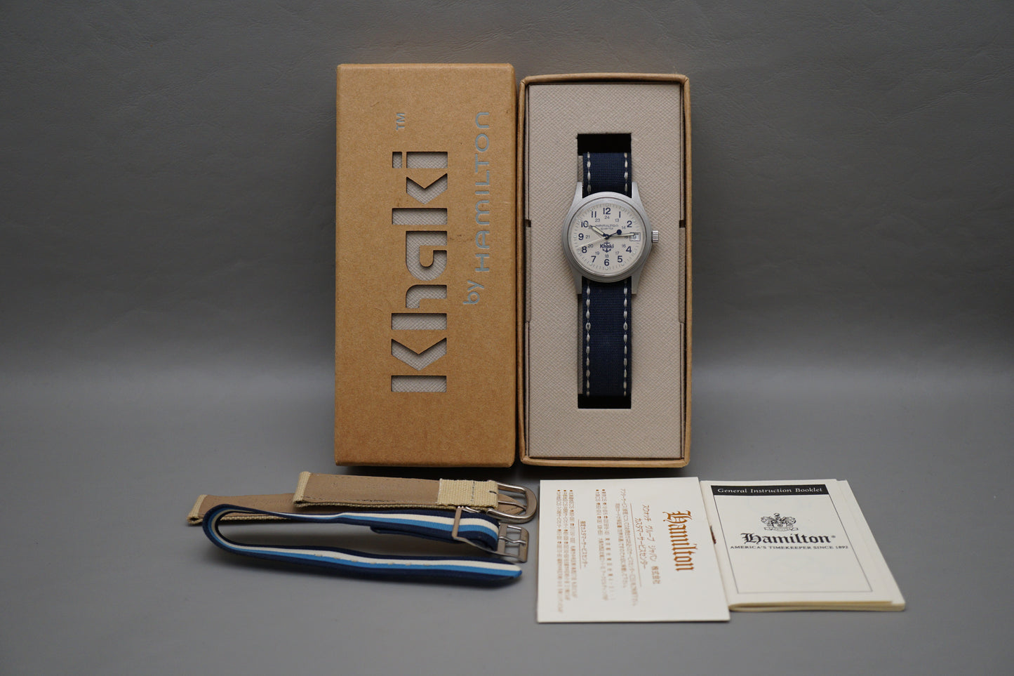 Hamilton Khaki 9797 White Dial Field 33mm Quartz Watch w/ Original Accessories