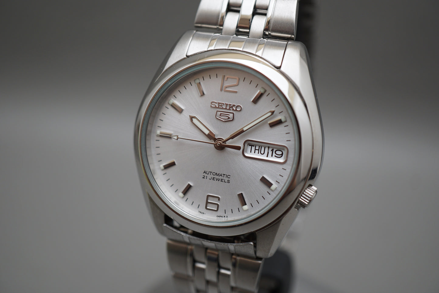 Seiko 5 SNK385 7S26 Sunburst White Silver Dial Automatic Watch