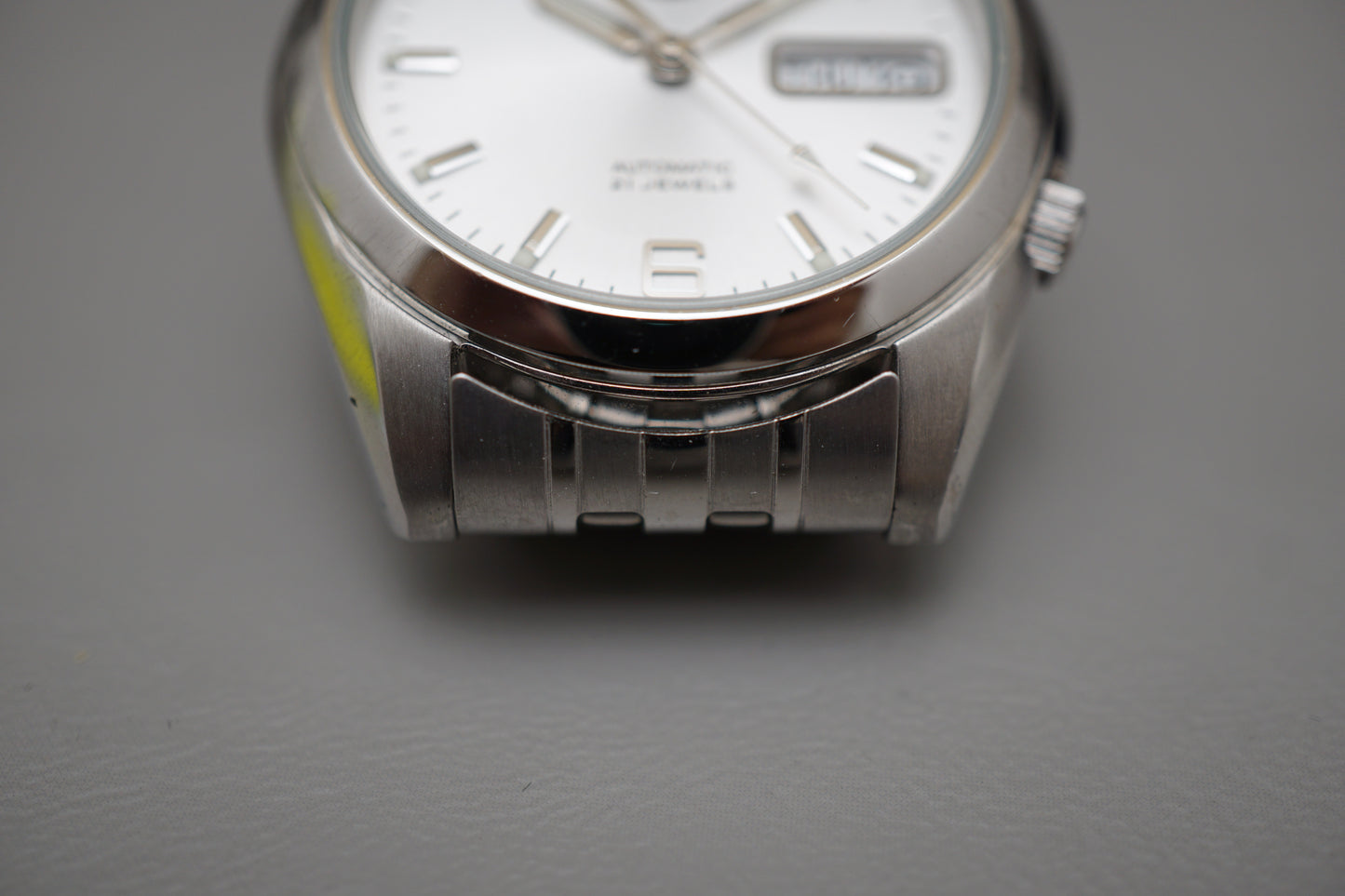 Seiko 5 SNK385 7S26 Sunburst White Silver Dial Automatic Watch