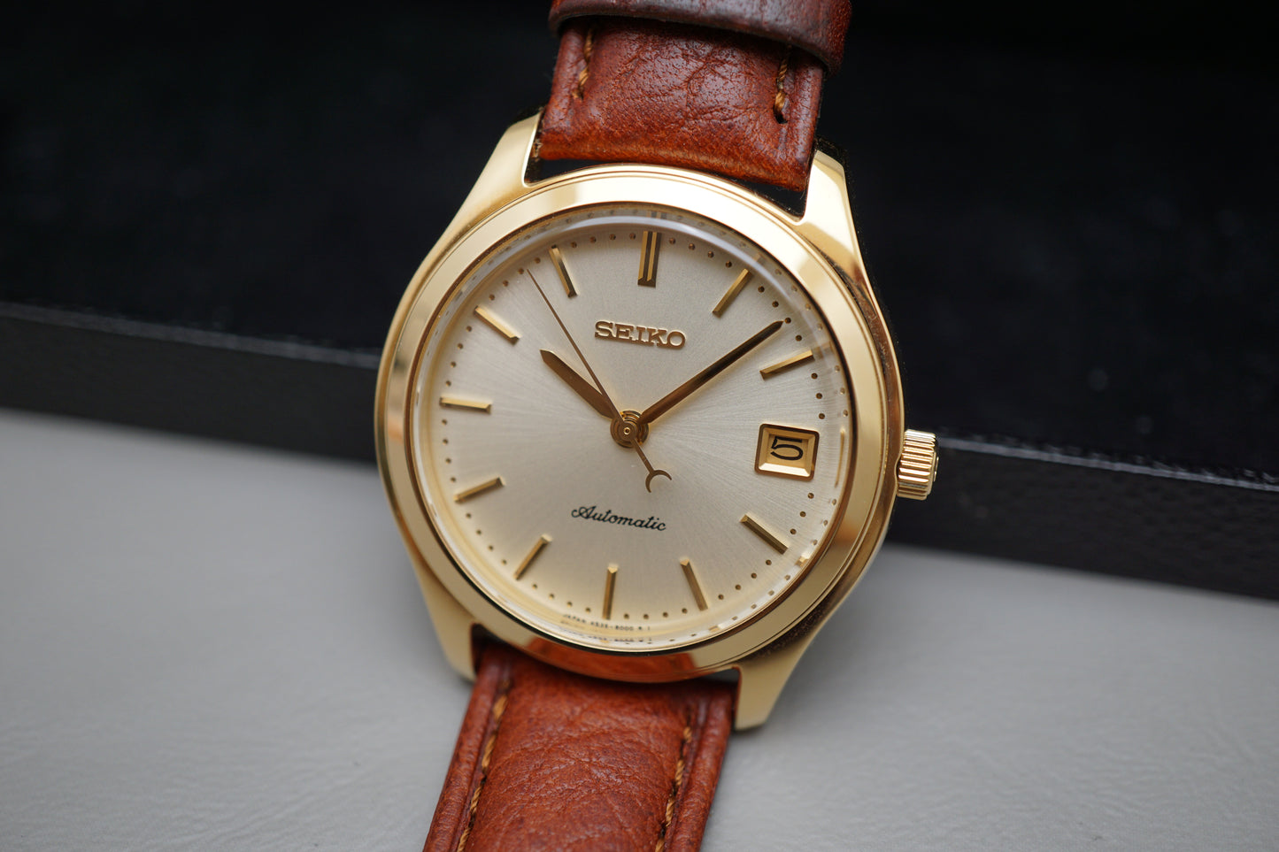 Vintage 1992 Seiko SCVK002 4S35 Gold Tone 36mm Date Automatic Watch