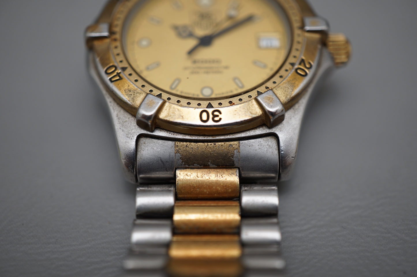 Vintage Tag Heuer 2000 964.013 Two Tone Gold Dial Professional Quartz Watch