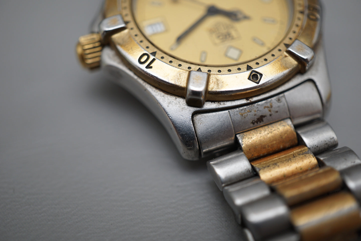 Vintage Tag Heuer 2000 964.013 Two Tone Gold Dial Professional Quartz Watch