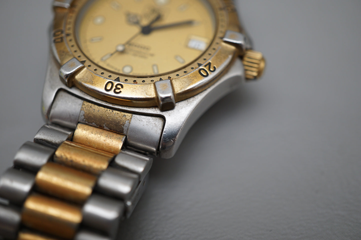Vintage Tag Heuer 2000 964.013 Two Tone Gold Dial Professional Quartz Watch