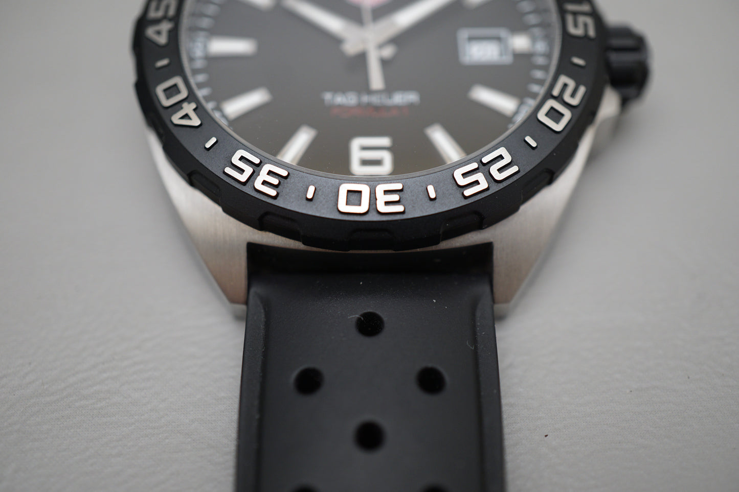 Tag Heuer Formula 1 WAZ1110.FT8023 Black Dial Rubber Strap Quartz Watch