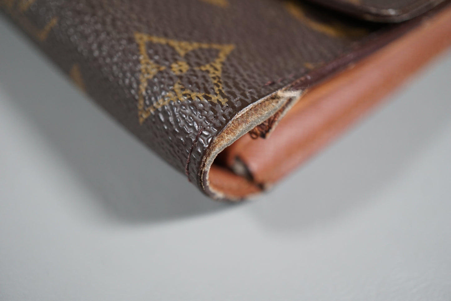 Louis Vuitton Monogram Porte Tresor International M61215 Wallet