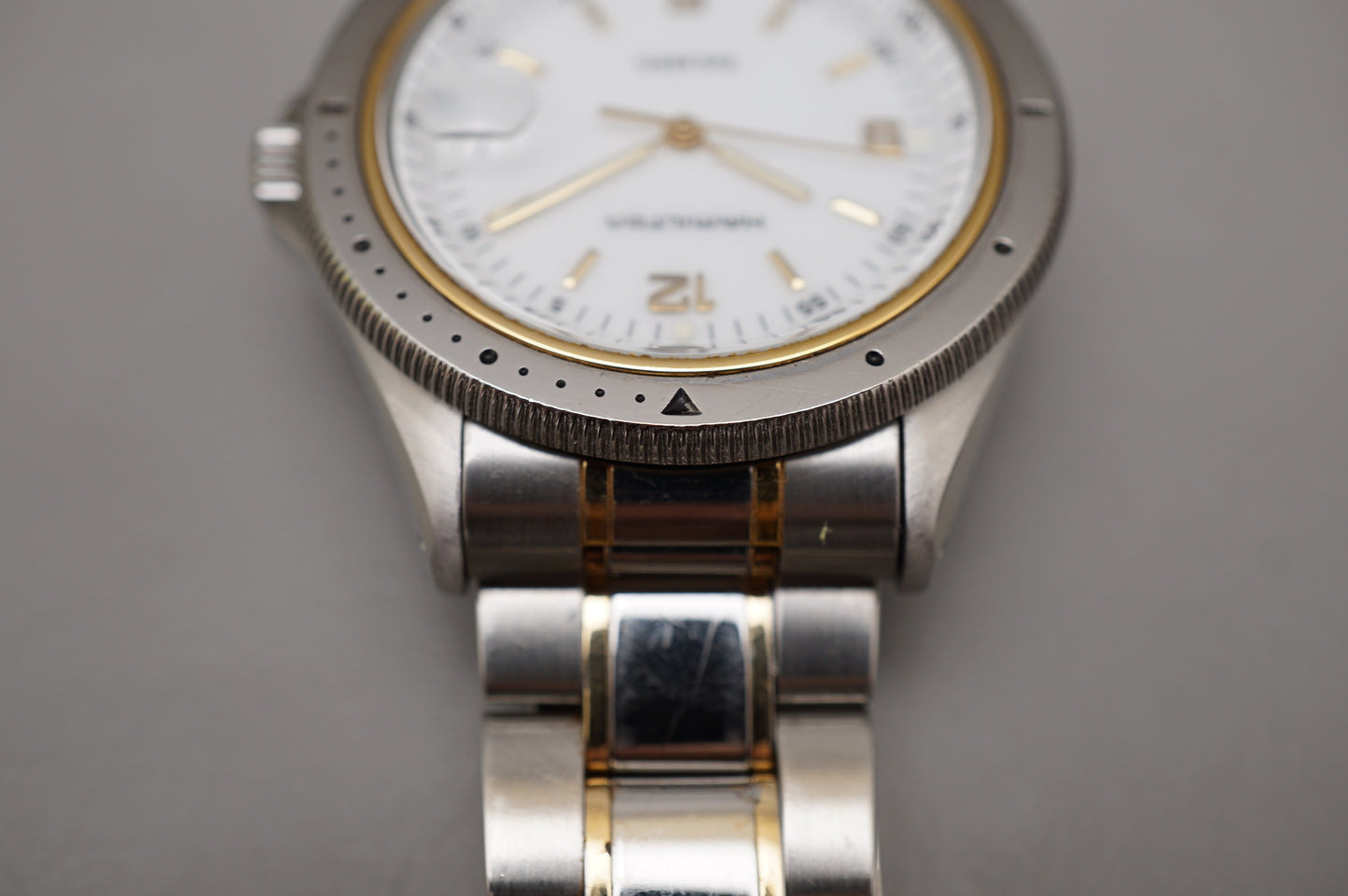 Vintage Hamilton 9774 White Dial Two Tone Sub 660Ft Quartz Watch
