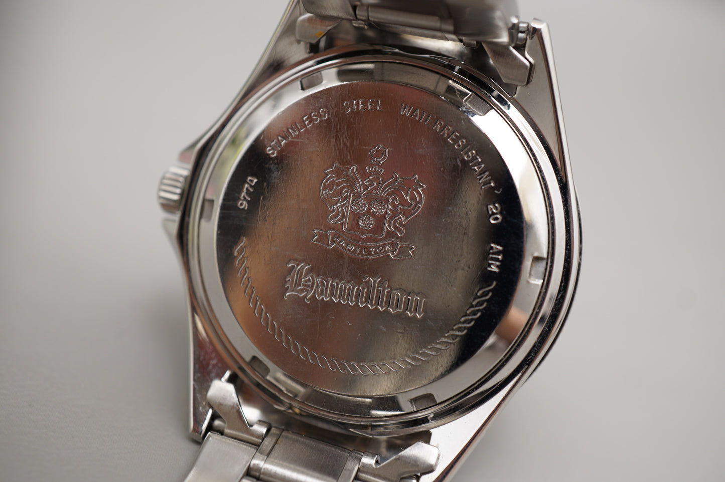 Vintage Hamilton 9774 White Dial Two Tone Sub 660Ft Quartz Watch