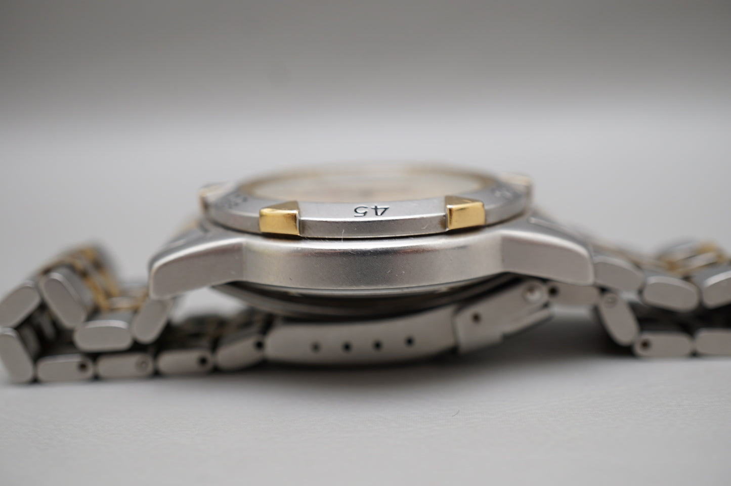 Vintage Tag Heuer 955.713G Professional Diver 200M White Two Tone Quartz Watch