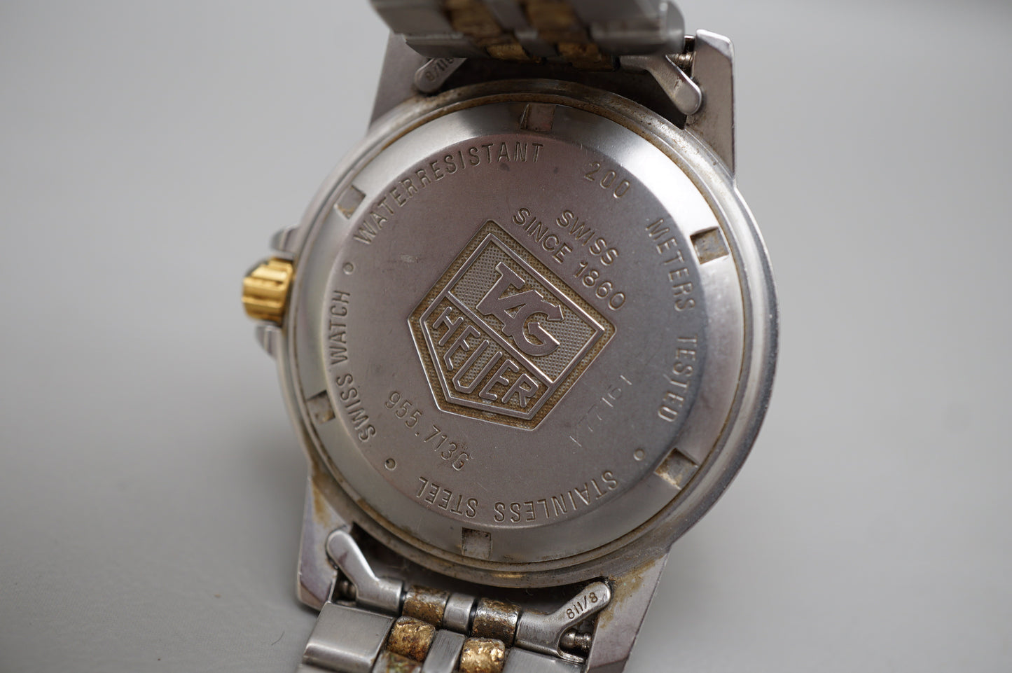 Vintage Tag Heuer 955.713G Professional Diver 200M White Two Tone Quartz Watch