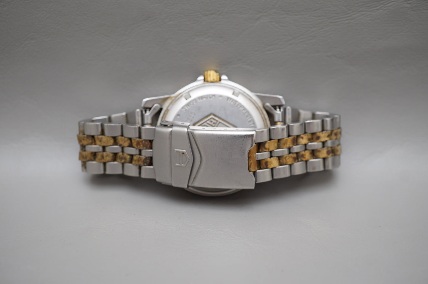 Vintage Tag Heuer 955.713G Professional Diver 200M White Two Tone Quartz Watch