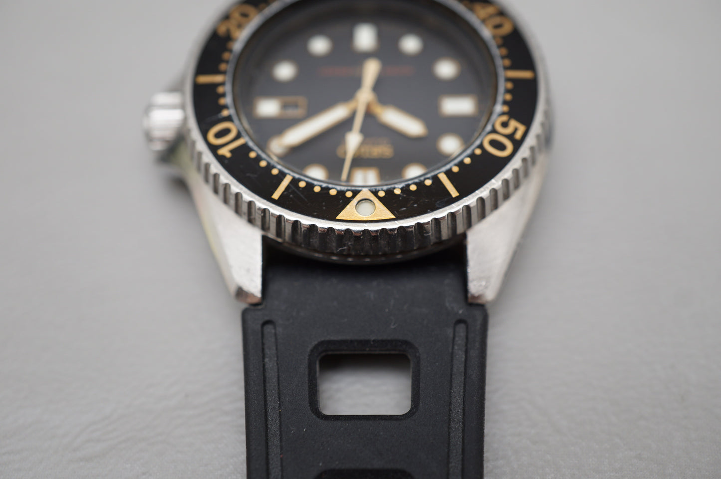 Vintage November 1980 Seiko 2625-0010 Midsize 33Mm Black Dial Diver Quartz Watch