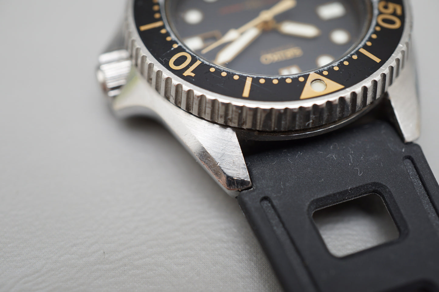 Vintage November 1980 Seiko 2625-0010 Midsize 33Mm Black Dial Diver Quartz Watch
