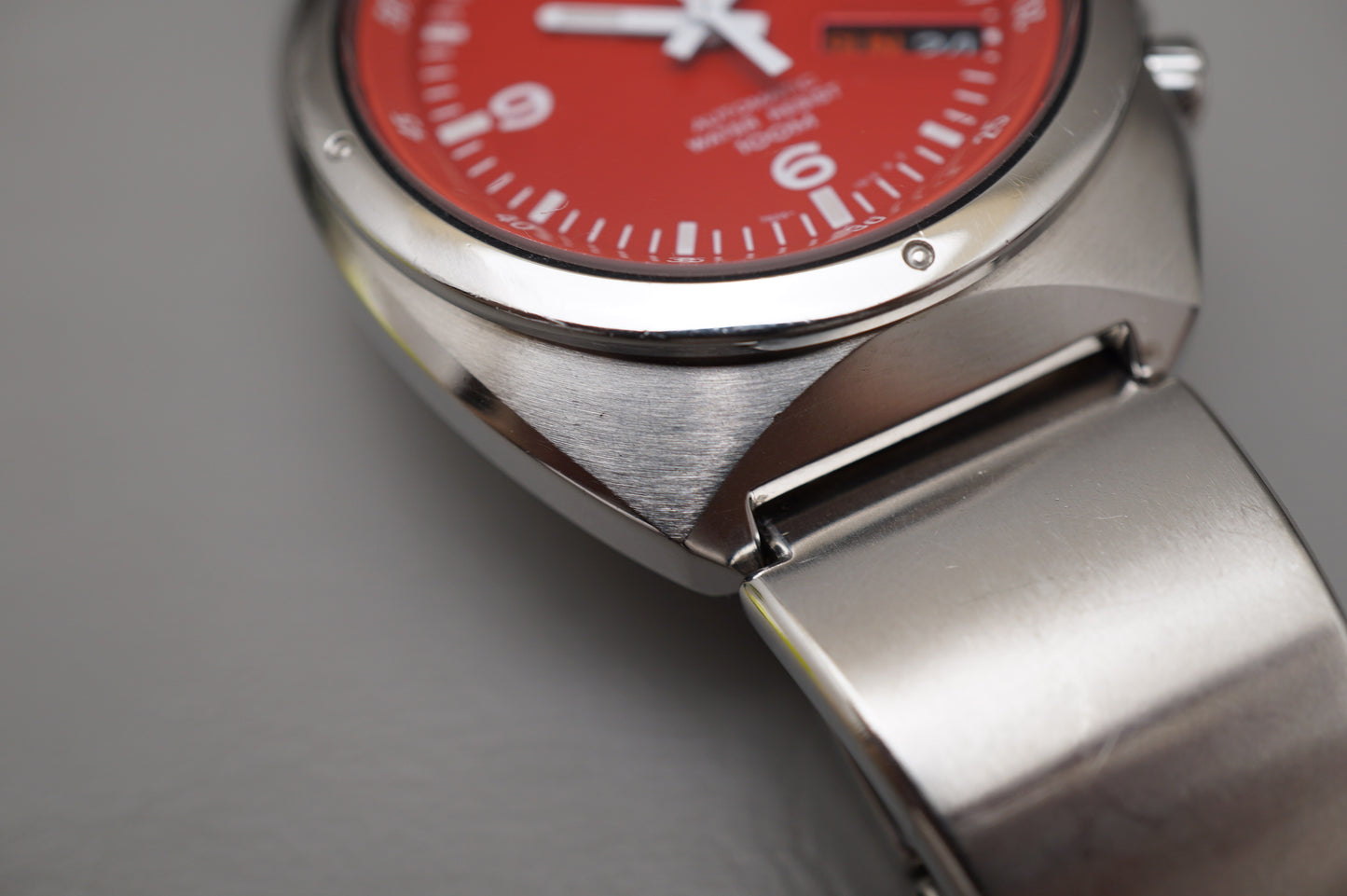 Seiko S-Wave SKX297K1 7S26 Red Dial Automatic Watch Rare Original Bracelet