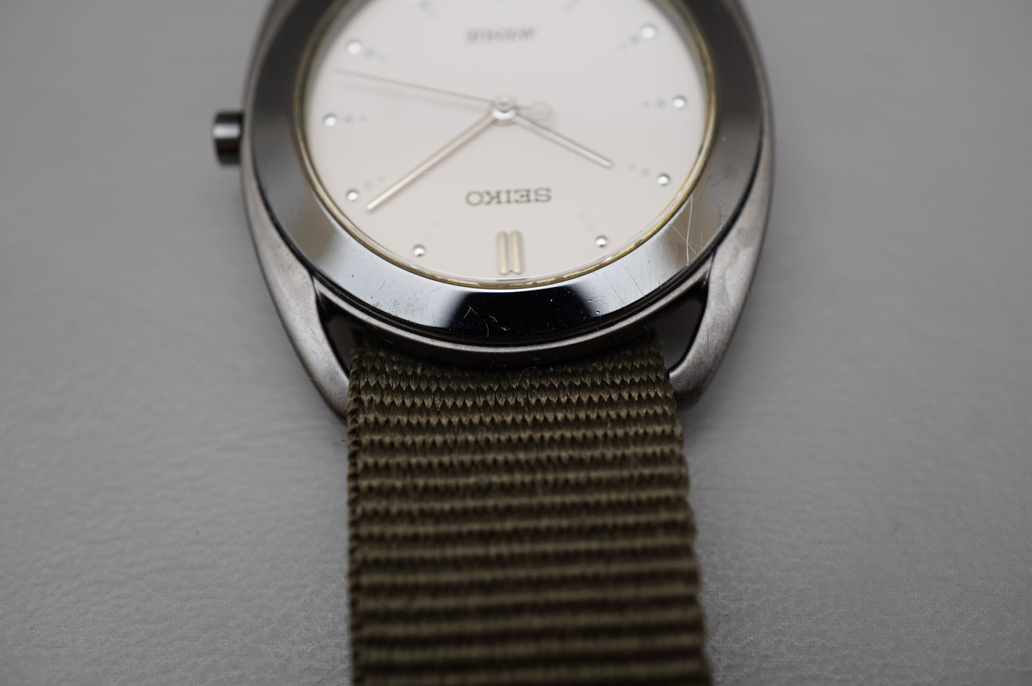 Vintage 1994 Seiko Avenue SAKC047 7N01 White Dial Black Case Quartz Watch