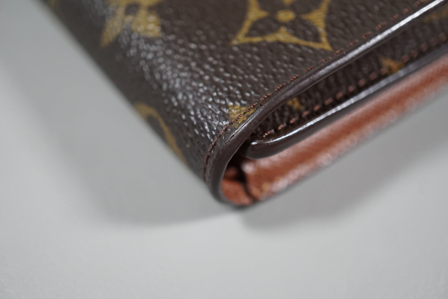 Louis Vuitton Monogram Portefeuille International M61217 Wallet