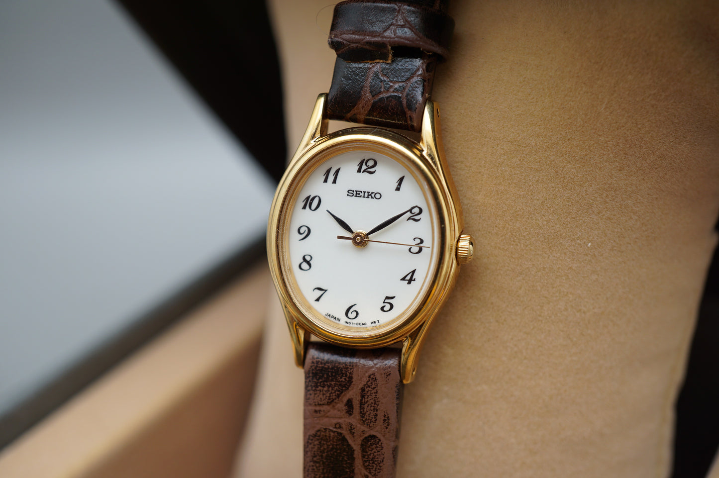 Seiko Spirit SSDA006 1N01 Gold Tone White Dial Oval Case Quartz Ladies Watch