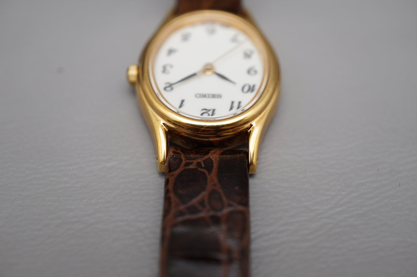 Seiko Spirit SSDA006 1N01 Gold Tone White Dial Oval Case Quartz Ladies Watch