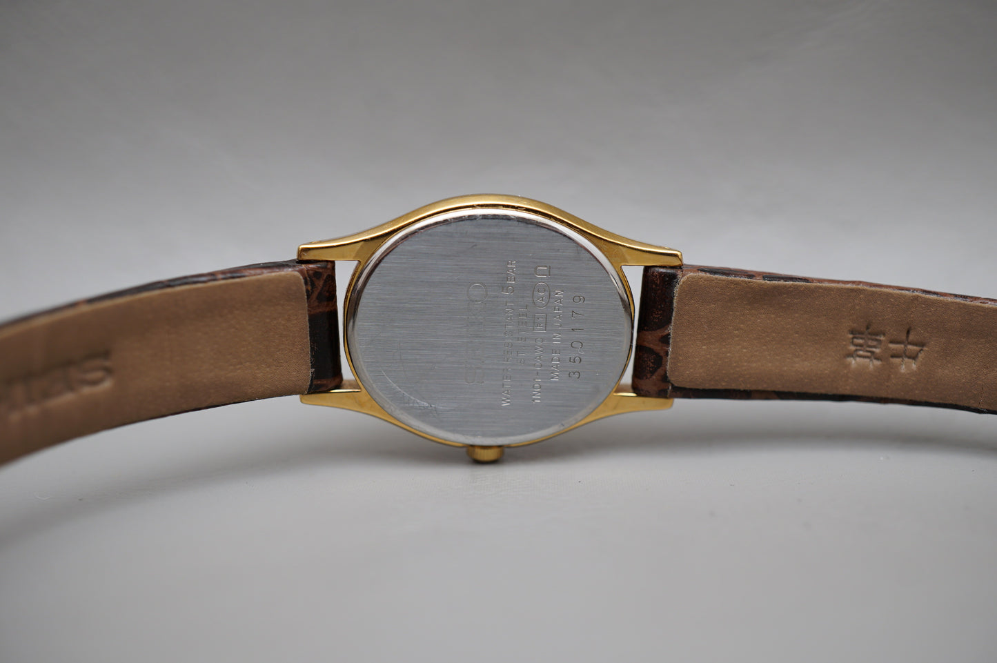Seiko Spirit SSDA006 1N01 Gold Tone White Dial Oval Case Quartz Ladies Watch