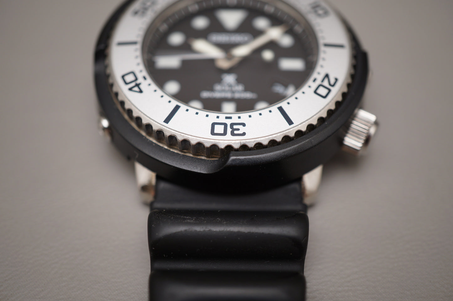 Seiko Prospex SBDN047 V147 Lowercase Limited Black Grey Tuna Solar Quartz Watch