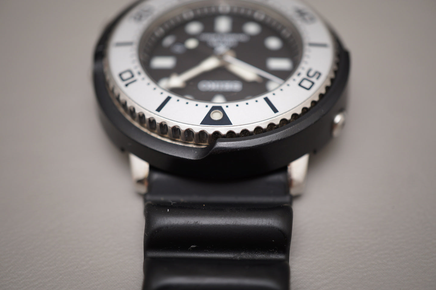 Seiko Prospex SBDN047 V147 Lowercase Limited Black Grey Tuna Solar Quartz Watch