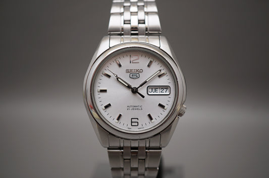 Seiko 5 SNK385 7S26 Sunburst White Dial Automatic Watch READ