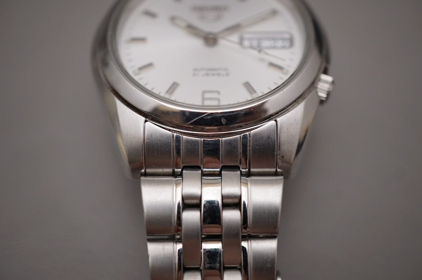 Seiko 5 SNK385 7S26 Sunburst White Dial Automatic Watch READ