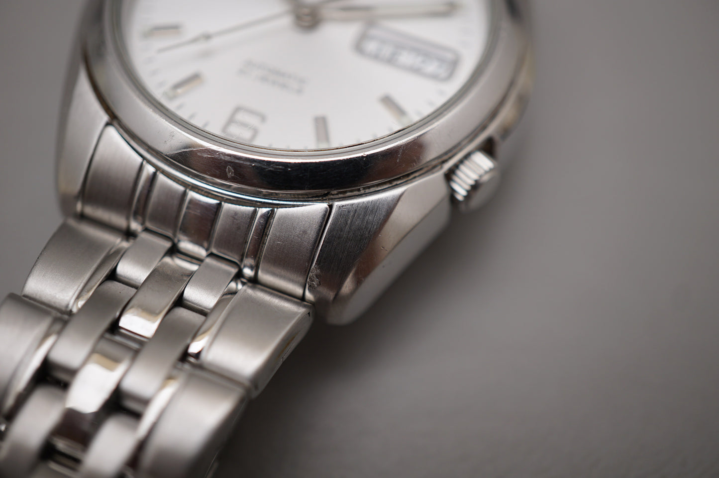 Seiko 5 SNK385 7S26 Sunburst White Dial Automatic Watch READ