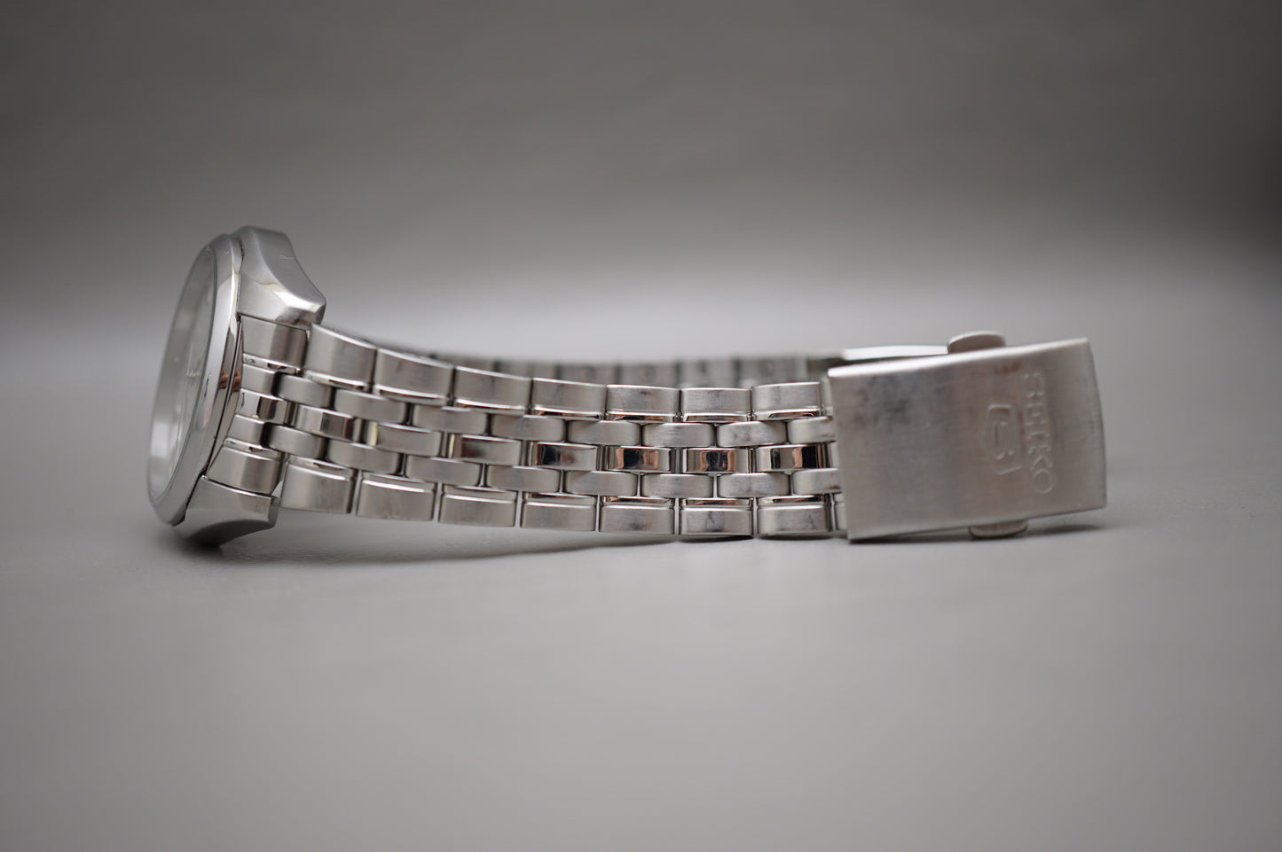Seiko 5 SNK385 7S26 Sunburst White Dial Automatic Watch READ