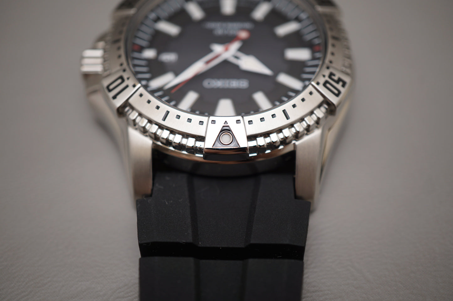 Seiko SNE293P2 V157 Black Dial Divers 200M Solar Quartz Watch