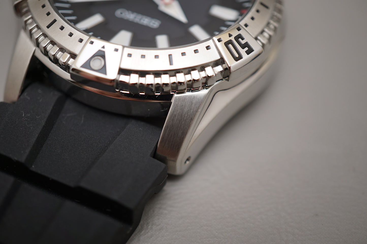 Seiko SNE293P2 V157 Black Dial Divers 200M Solar Quartz Watch