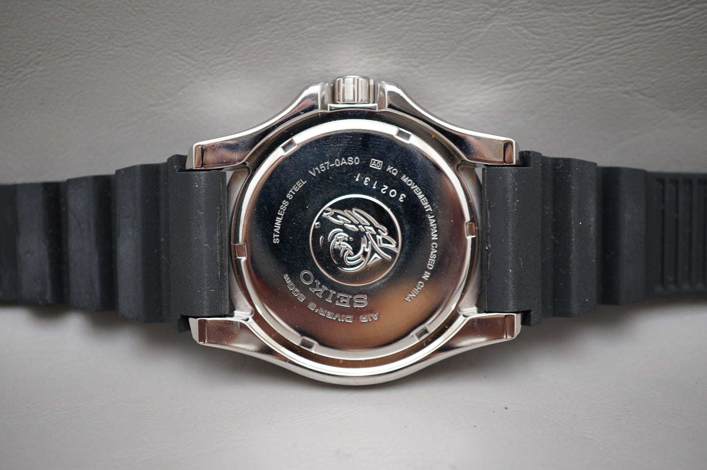 Seiko SNE293P2 V157 Black Dial Divers 200M Solar Quartz Watch