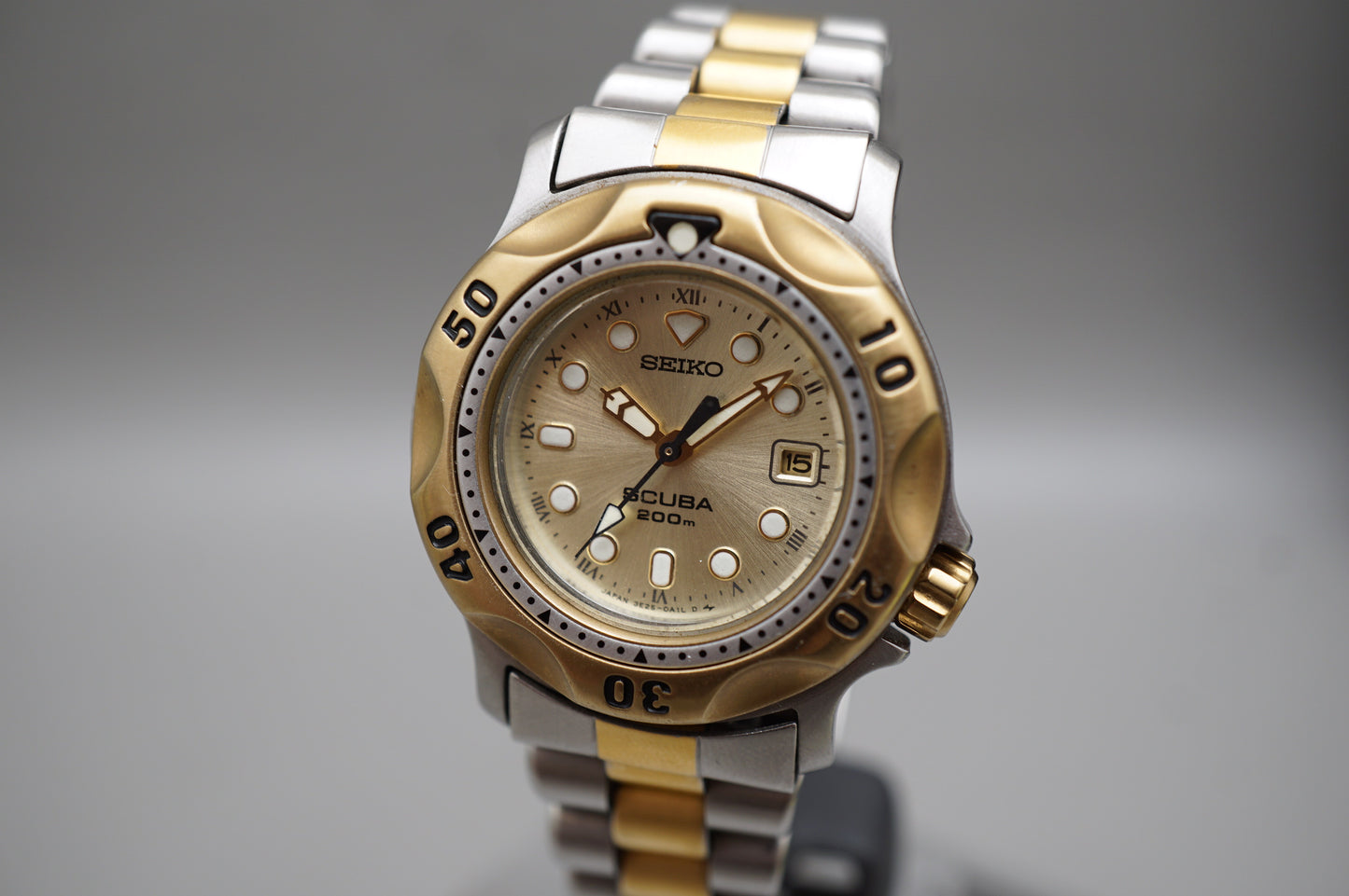 Vintage 1989 Seiko 3E25-0A10 Gold Tone Scuba 200M JDM Quartz Mini Diver Watch