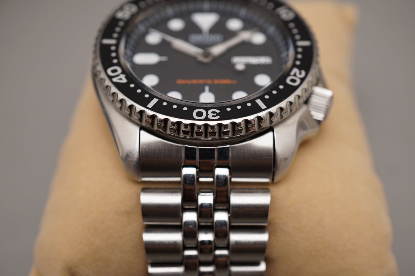 Seiko SKX007 7S26 Black Dial Divers 200M Automatic Watch Original Bracelet Box